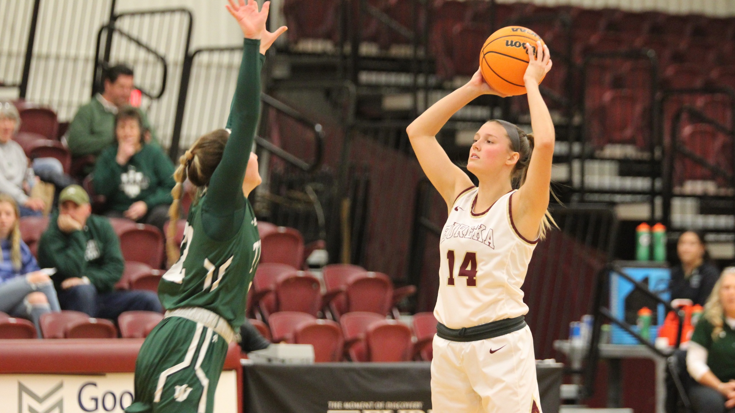 Illinois Wesleyan Pulls Away from Red Devils, 87-55