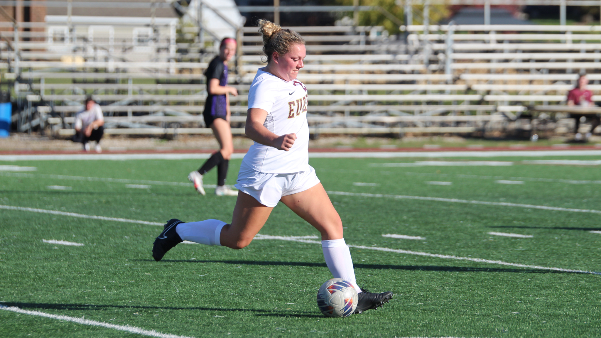 Panthers Stifle Red Devils, 9-0